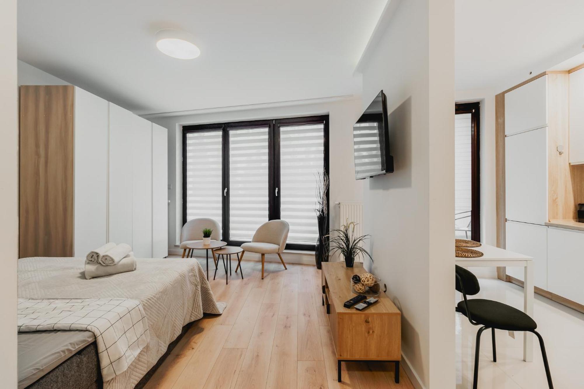 - Great Location-cozy With Balcony - Towarowa Apartment *