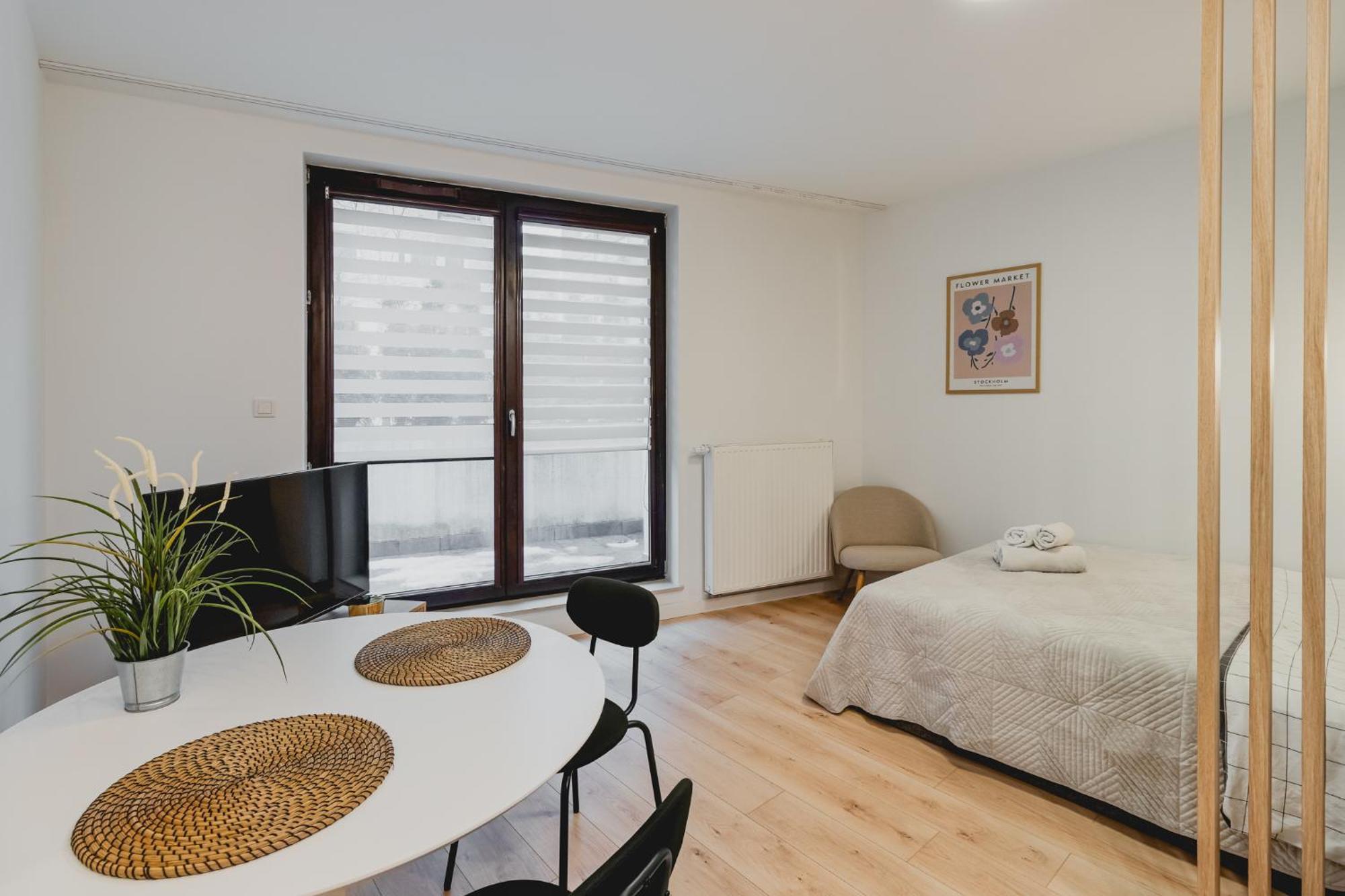 - Great Location-cozy With Balcony - Towarowa Apartment Warsaw