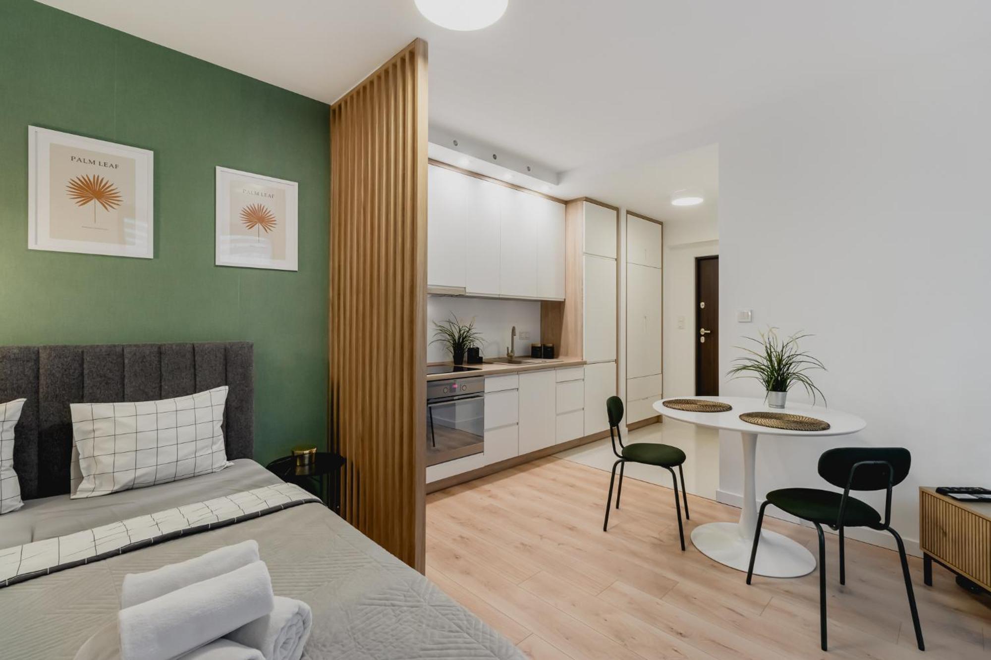 - Great Location-cozy With Balcony - Towarowa *